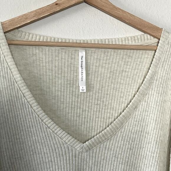 THE GROUP BY BABATON ARITZIA REVERSE LONG SLEEVE RIBBED V-NECK SWEATER SIZE 3 - Picture 7 of 8